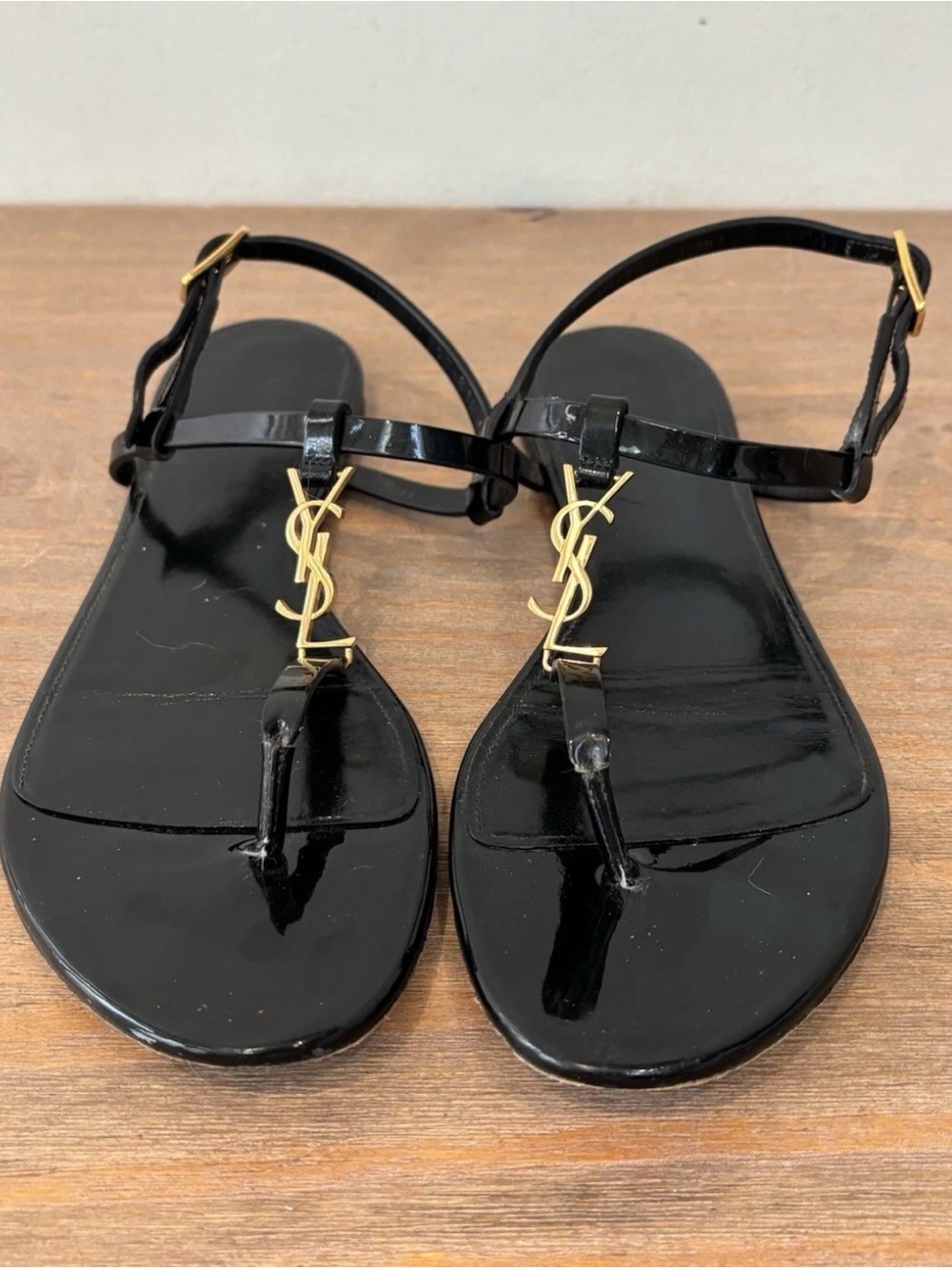 Saint Laurent Cassandra YSL t- strap black patent leather flat sandals 38.5 - Picture 2 of 8